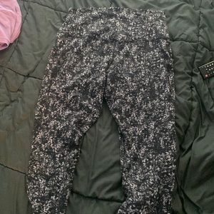 Align leggings 25 inches with pockets